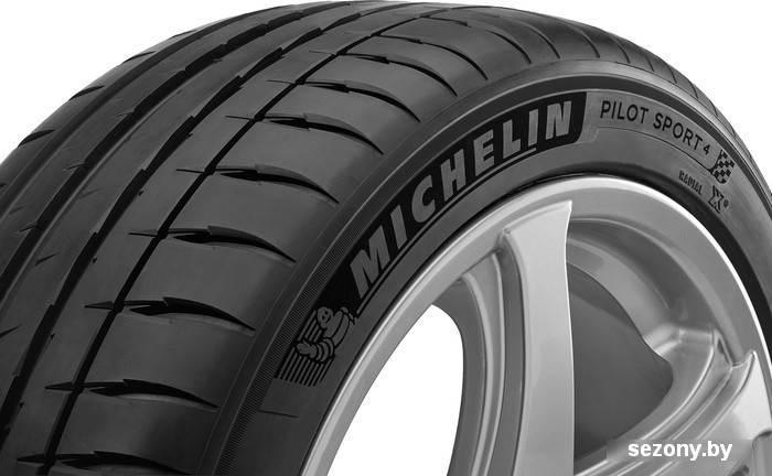 Michelin Pilot Sport 4 215/50R17 95Y